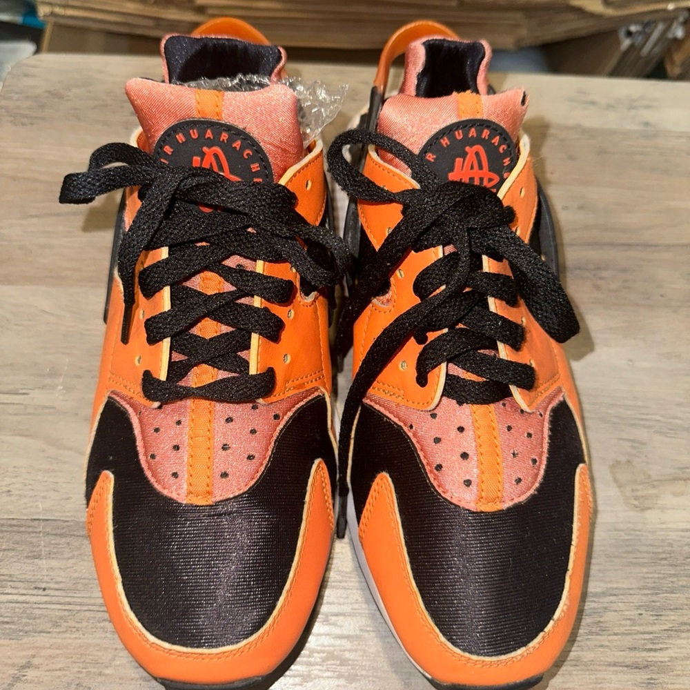 Huaraches Orange and Black Sneakers - Picture 1 of 7